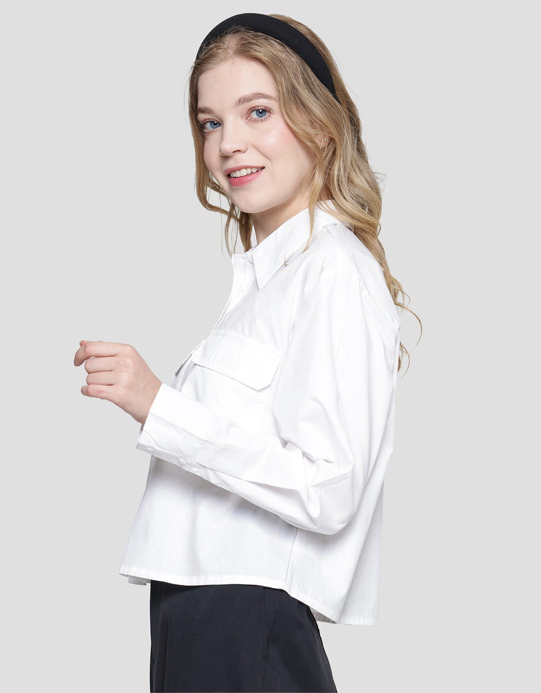 Details Double Pocket Kemeja Lengan Panjang Wanita