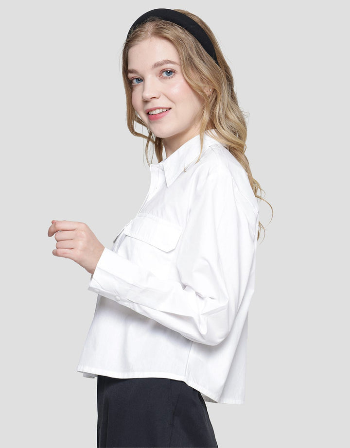 Details Double Pocket Kemeja Lengan Panjang Wanita