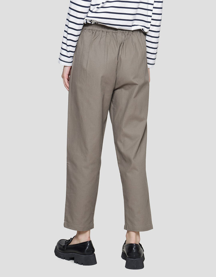 Details Overlap Front Opening Celana Panjang Wanita