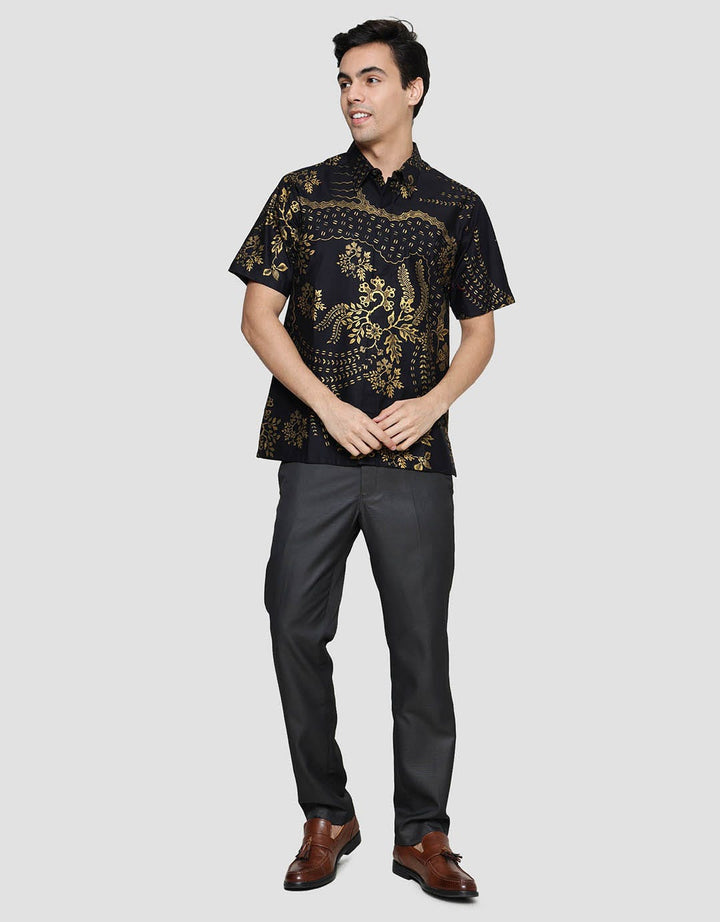 Arjuna Weda Hem Body Fit Batik Motif 4 Kemeja Batik Pria