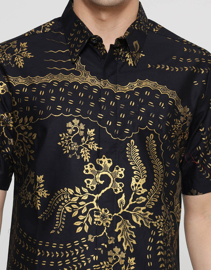Arjuna Weda Hem Body Fit Batik Motif 4 Kemeja Batik Pria