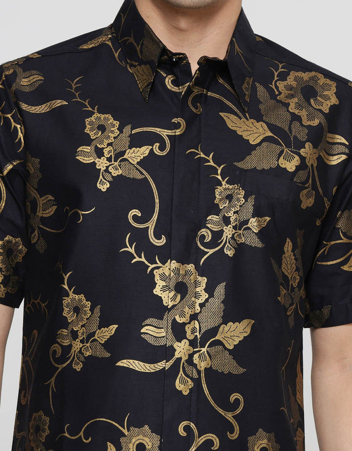Arjuna Weda Hem Body Fit Batik Motif 10 Kemeja Batik Pria