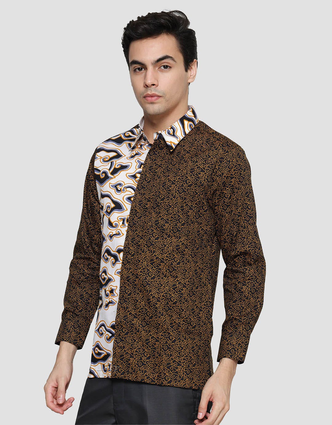 Arjuna Weda Body Fit Batik Mega Mendung Kemeja Pria