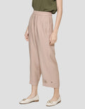 Details Double Look Leg Opening Celana Panjang Wanita