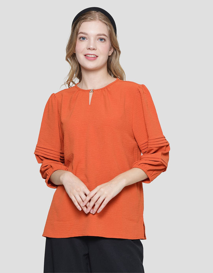 St. Yves Airflow With Pleats On Sleeve 3/4 Blouse Wanita