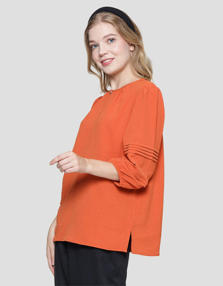 St. Yves Airflow With Pleats On Sleeve 3/4 Blouse Wanita