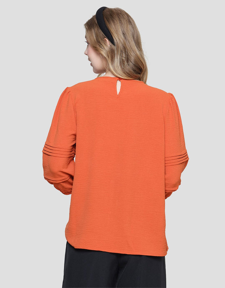 St. Yves Airflow With Pleats On Sleeve 3/4 Blouse Wanita