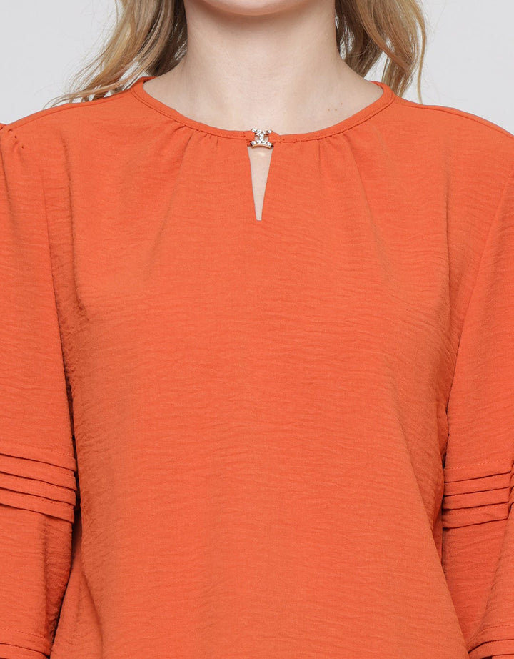 St. Yves Airflow With Pleats On Sleeve 3/4 Blouse Wanita