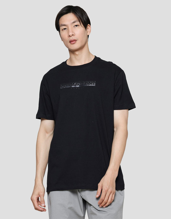 Cole Extraordinary Kaos Casual Pria