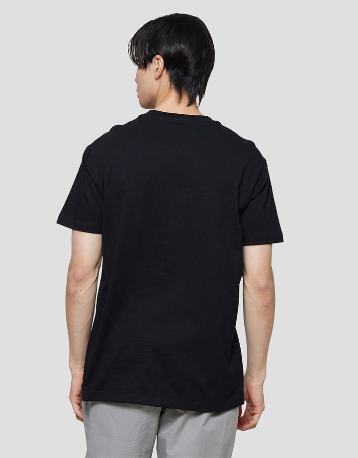 Cole Extraordinary Kaos Casual Pria