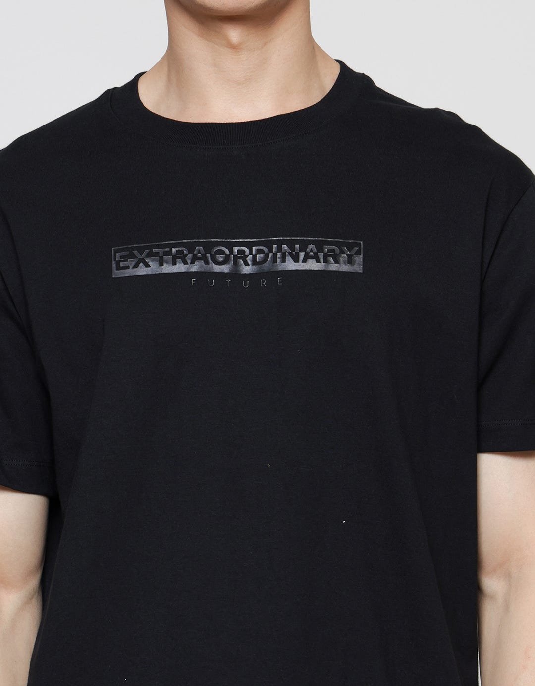 Cole Extraordinary Kaos Casual Pria
