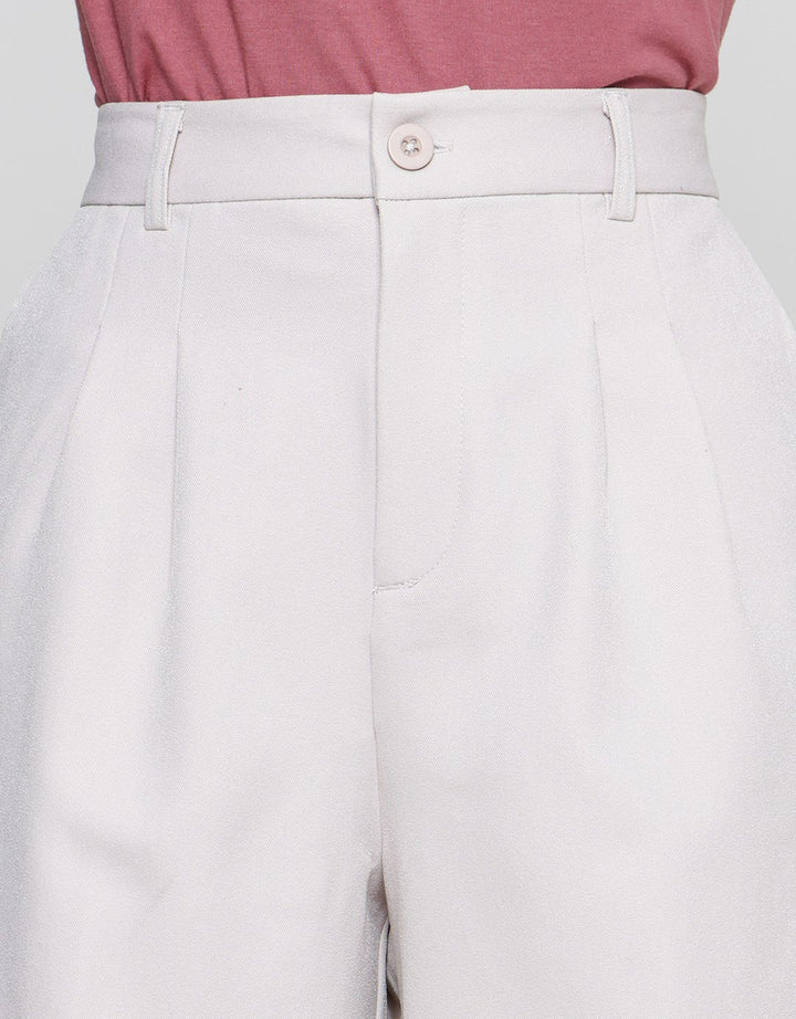 Connexion Button Basic Celana Pendek Wanita