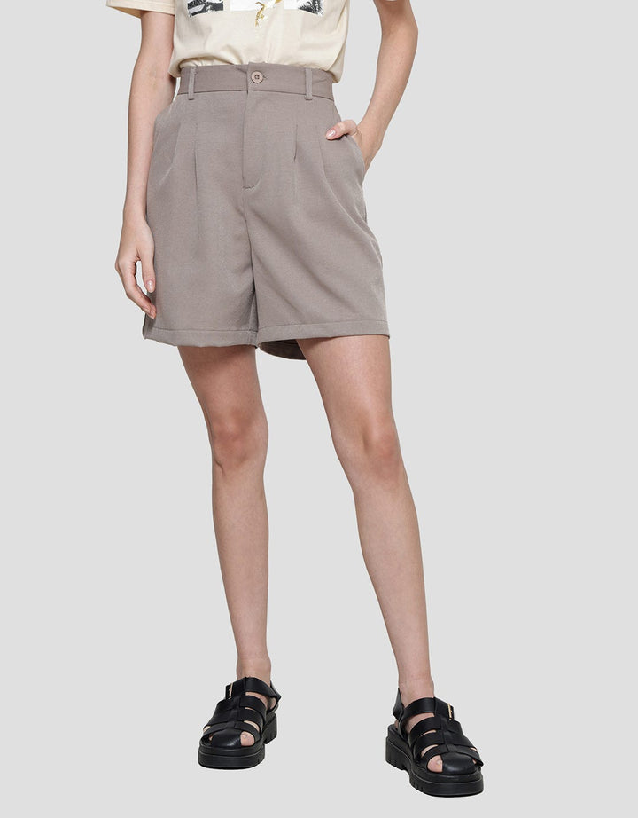 Connexion Button Basic Celana Pendek Wanita