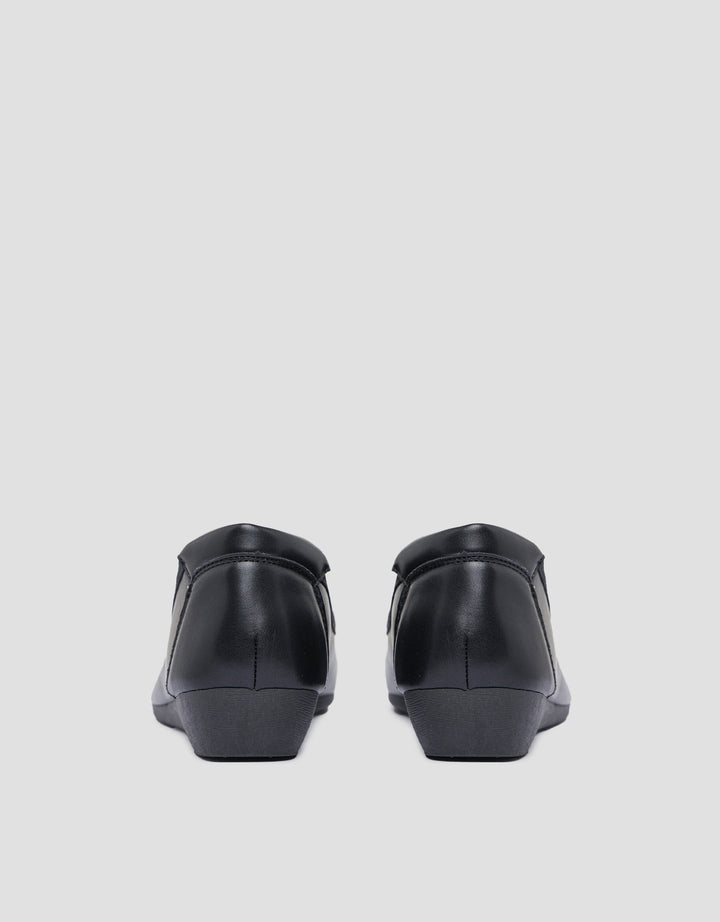St. Yves Matching Color Accessories Sepatu Wedges Wanita