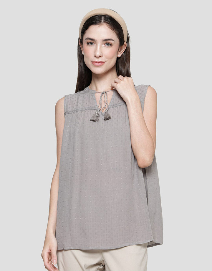 Connexion Sleeveless Crinkle With Embro Lace Blouse Wanita