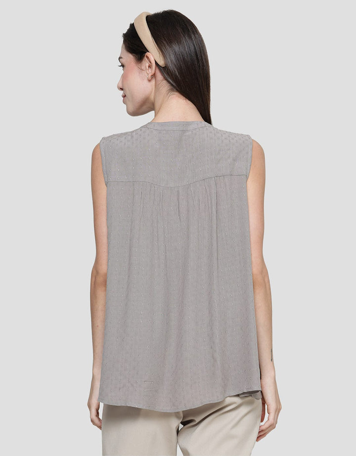 Connexion Sleeveless Crinkle With Embro Lace Blouse Wanita