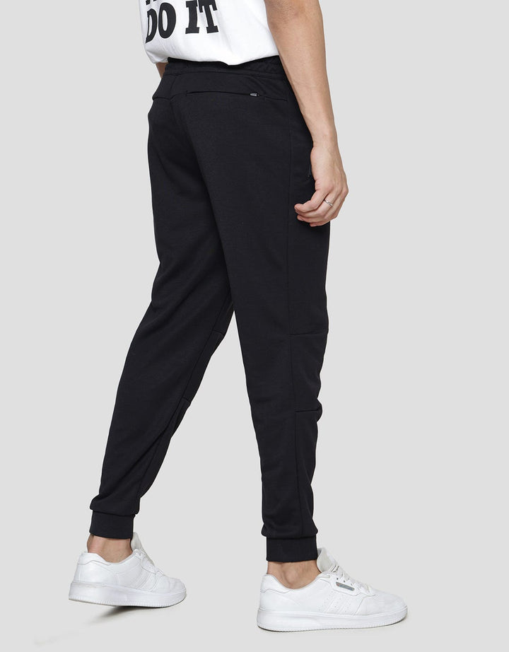 Nevada Knit With Zipper And Embro N Celana Jogger Pria