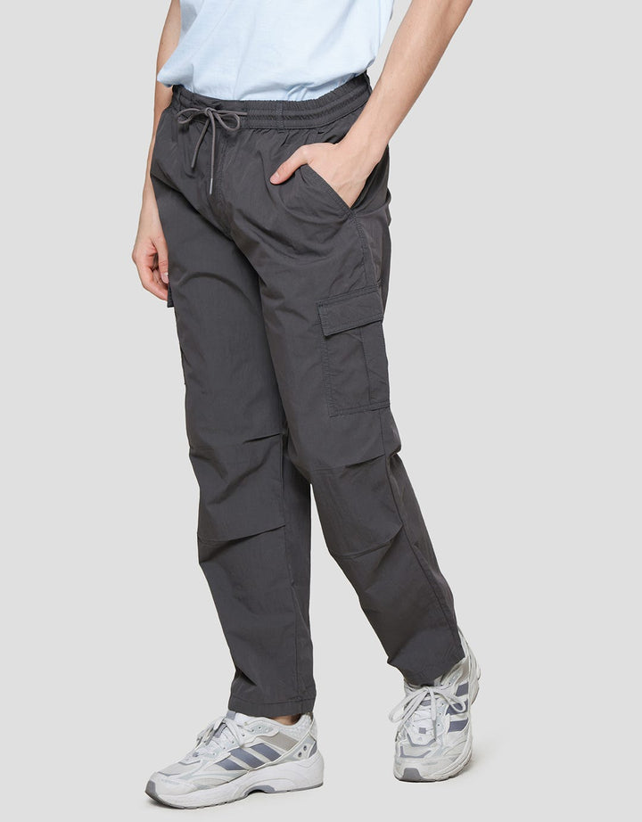 Nevada Nylon Cargo Ploi Knee Celana Panjang Pria