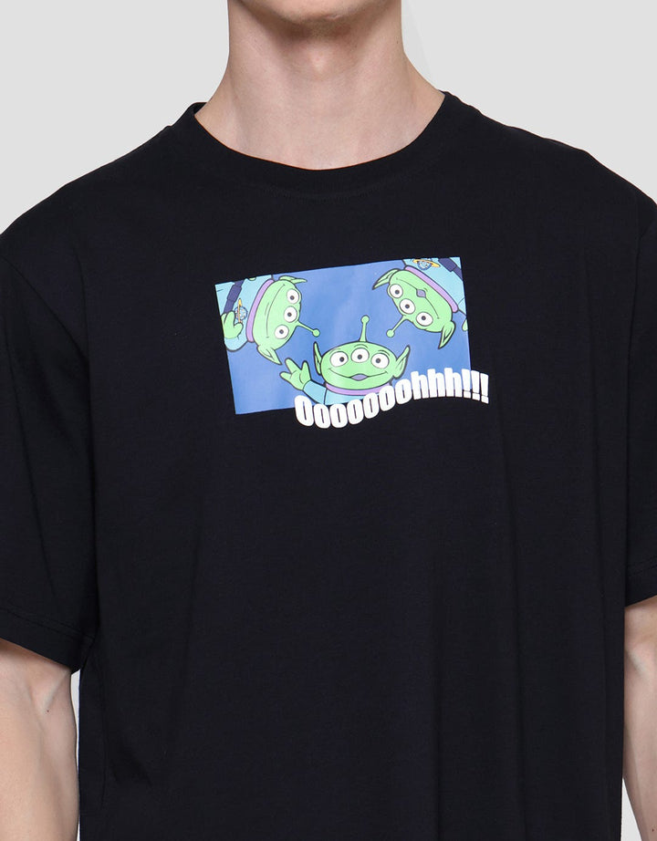 Disney Oooh Alien Print Kaos Pria