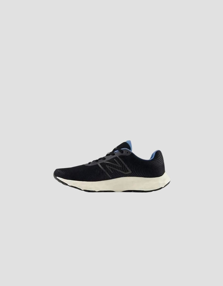 New Balance Sepatu Lari Pria
