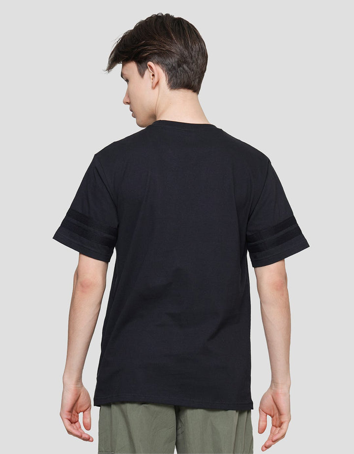 Nevada 2Tape On Hand Kaos Lengan Pendek Pria