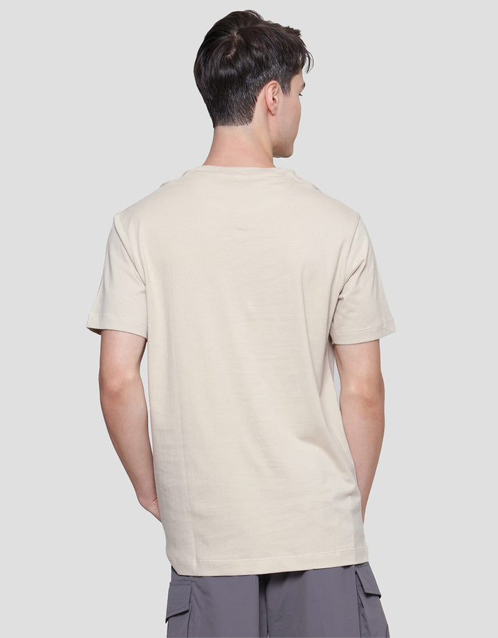 Cole Multiverse Graphic Kaos Casual Pria