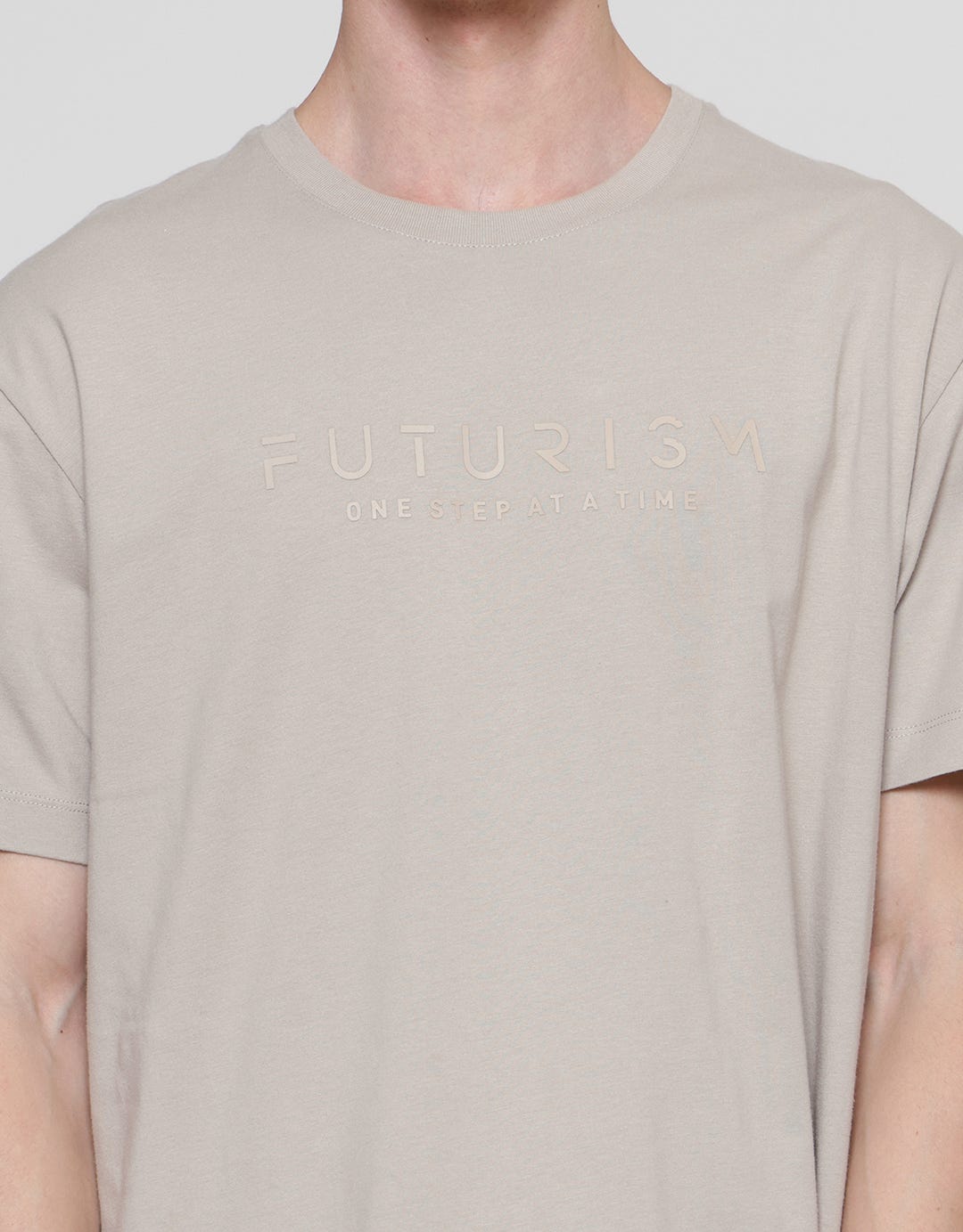 Cole Futuristic Graphic Kaos Casual Pria