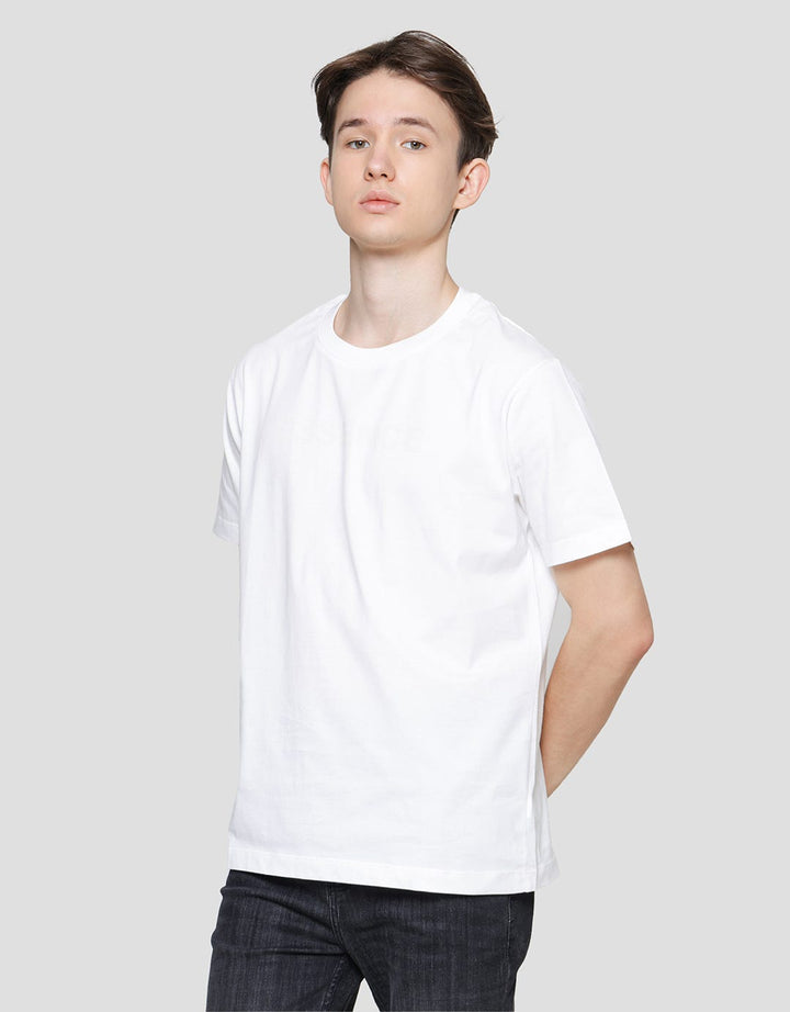 Cole Essence Graphic Kaos Casual Pria