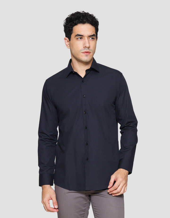 Cole Basic Solid Kemeja Slim Pria