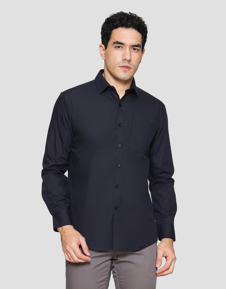 Cole Basic Solid Regular Kemeja Lengan Panjang Pria