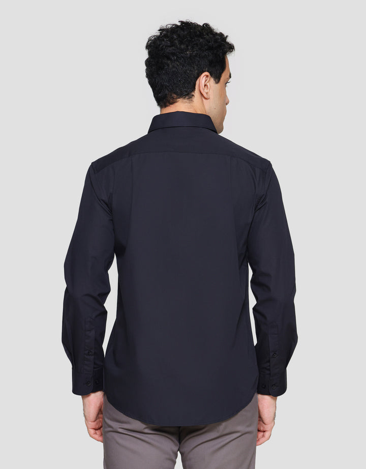 Cole Basic Solid Regular Kemeja Lengan Panjang Pria