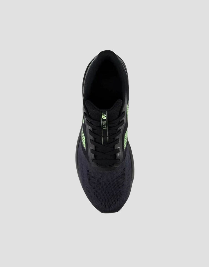 New Balance Sepatu Lari Pria