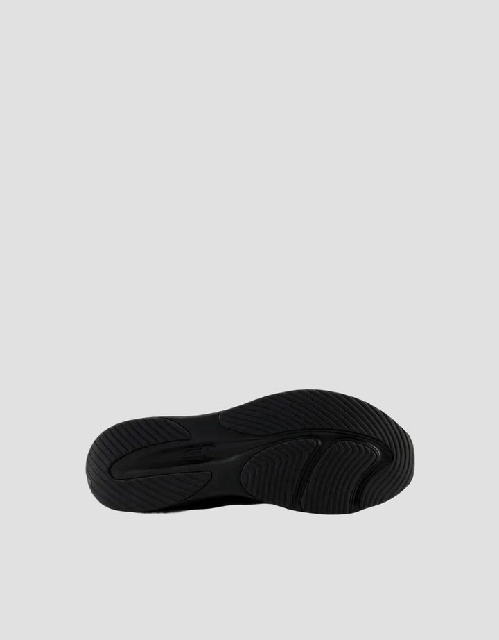 New Balance Sepatu Lari Pria