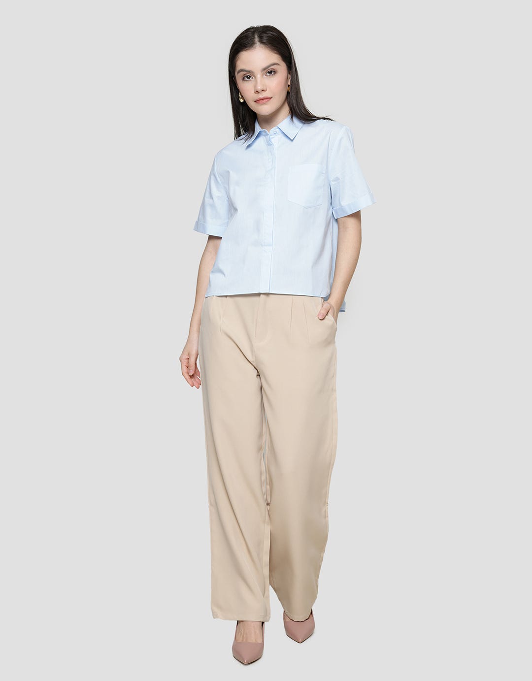 Details Basic Kemeja Plain Wanita