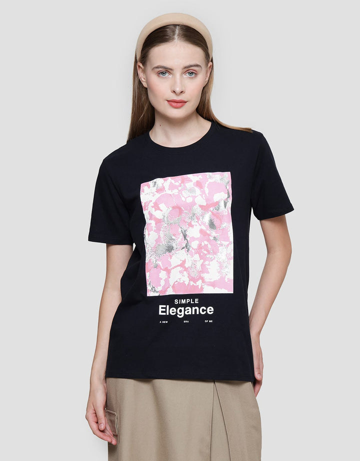 Details Elegance Foil Kaos Casual Wanita