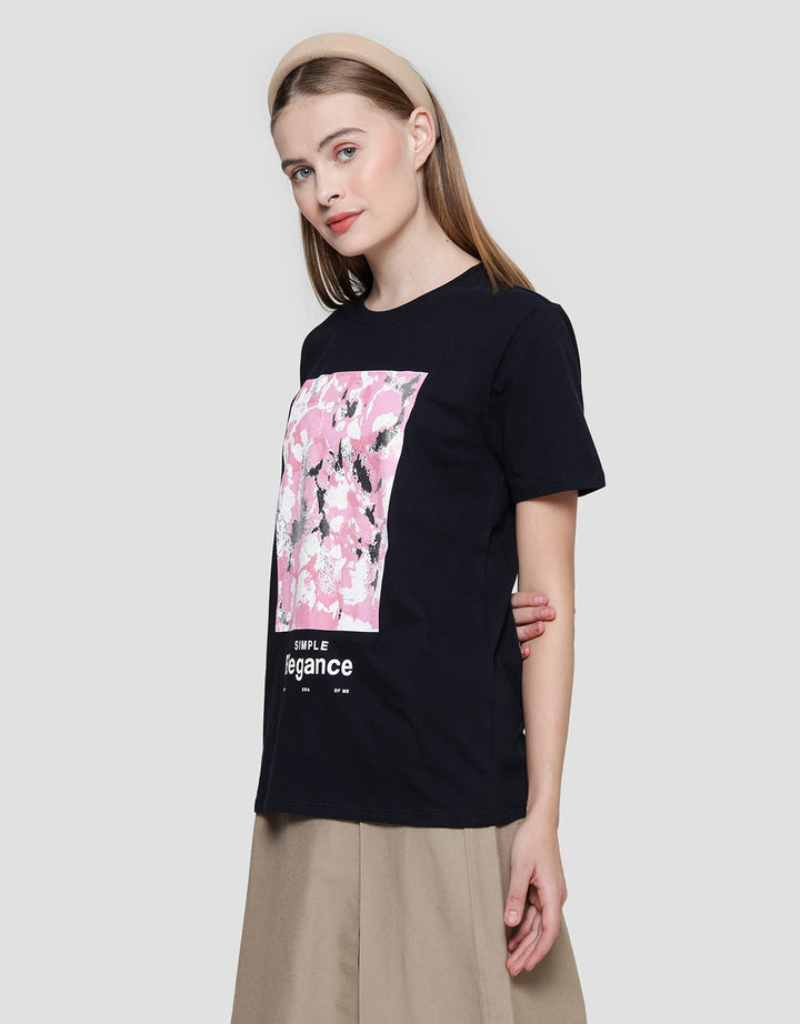 Details Elegance Foil Kaos Casual Wanita