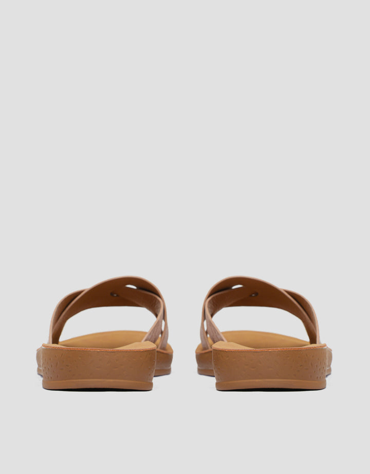 St. Yves Simply Women's Slip On Sandals
