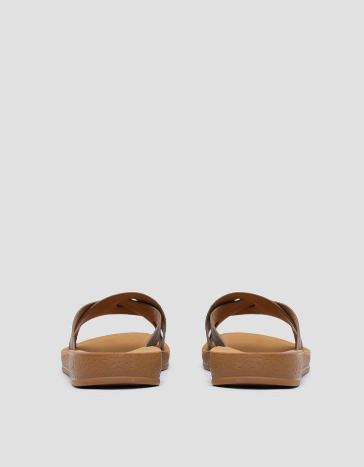 St. Yves Simply Women's Slip On Sandals