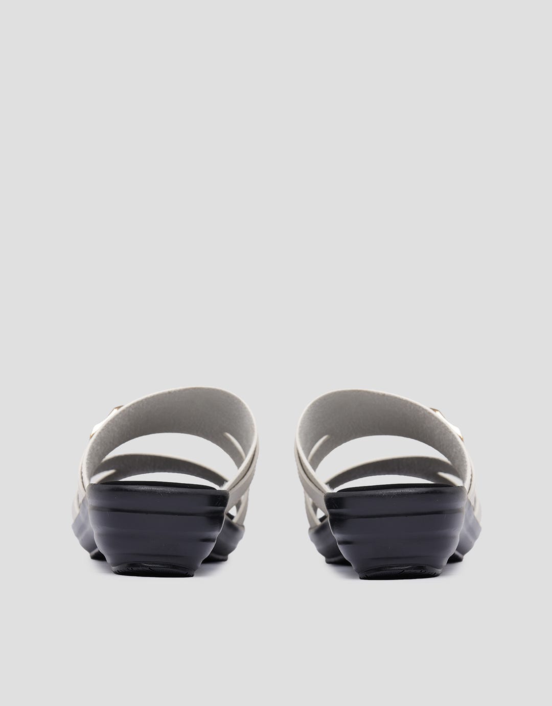 St. Yves Saw2D Women's Slip On Sandals