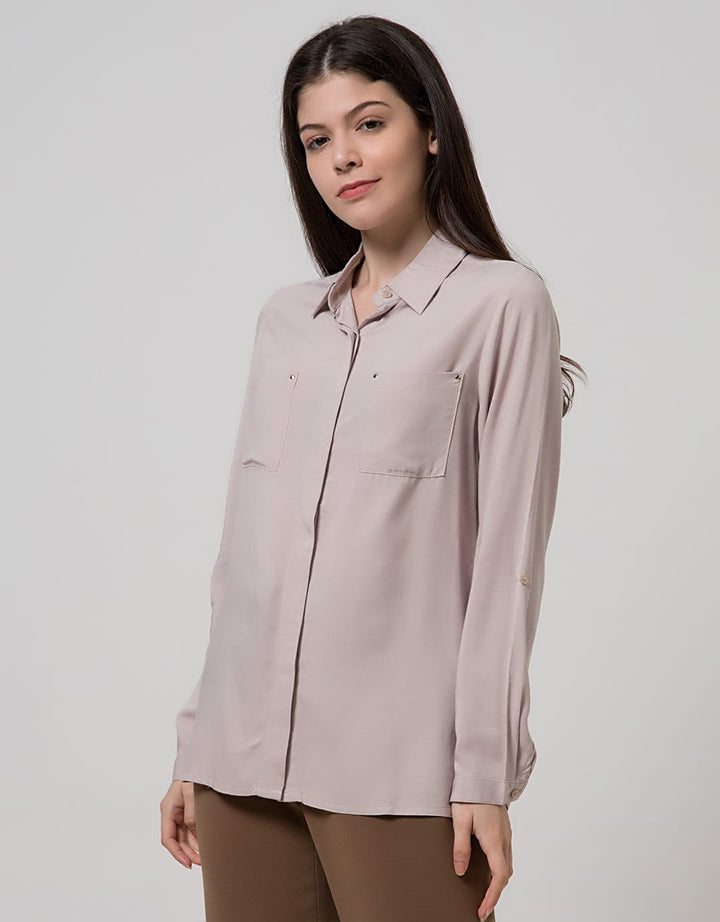 Details Long Sleeve Kemeja Rivet Khaki