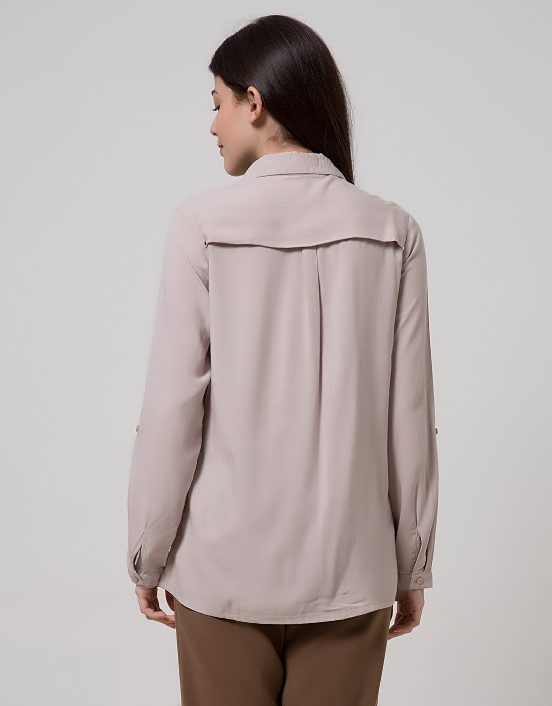 Details Long Sleeve Kemeja Rivet Khaki