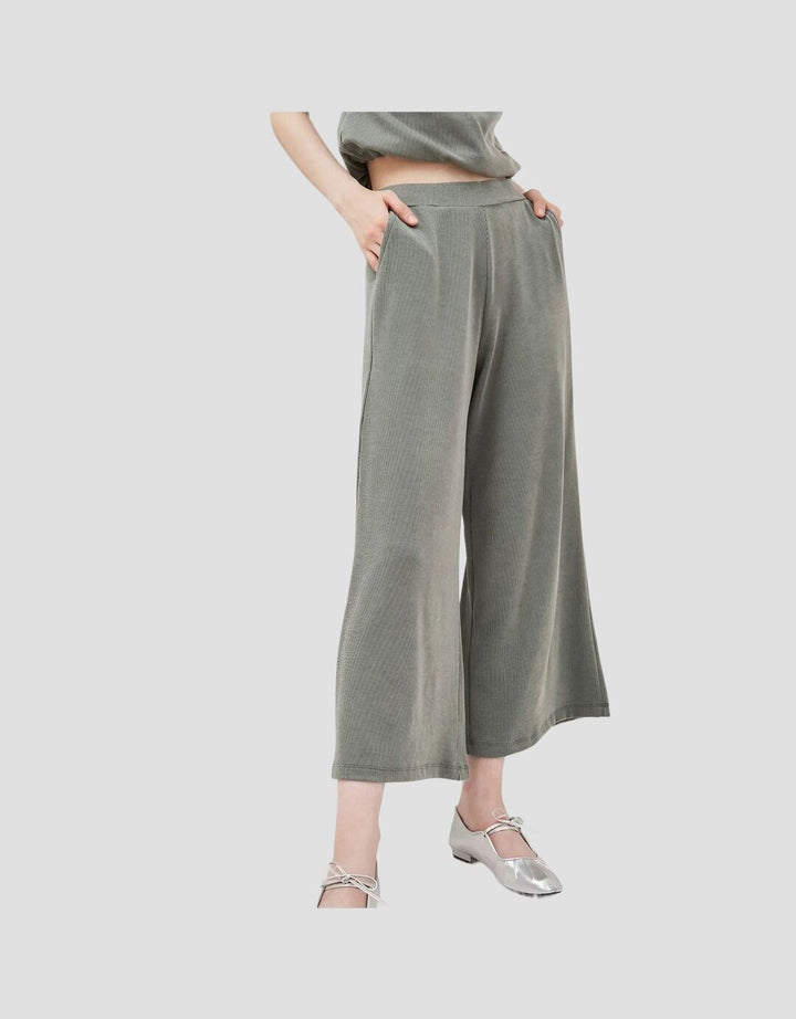 Graphis Atasan Polos Top Wanita