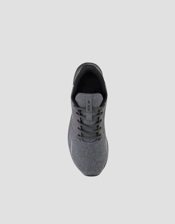New Balance Sepatu Lari Pria
