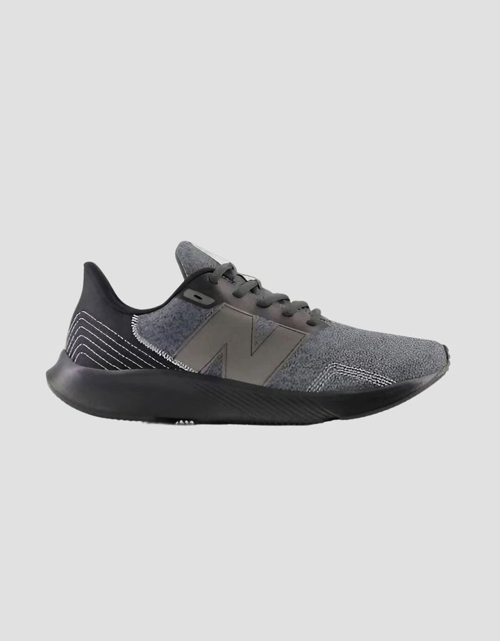 New Balance Sepatu Lari Pria