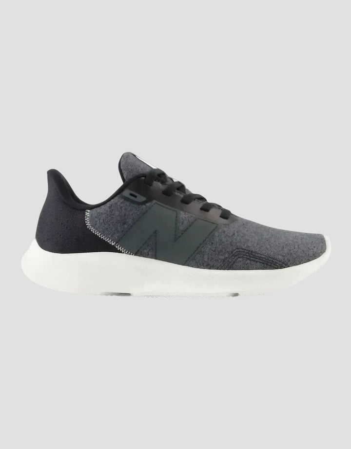 New Balance Sepatu Lari Wanita