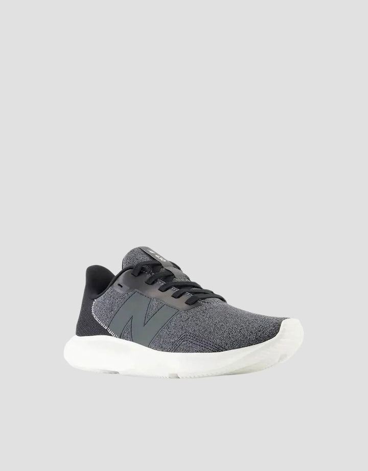 New Balance Sepatu Lari Wanita