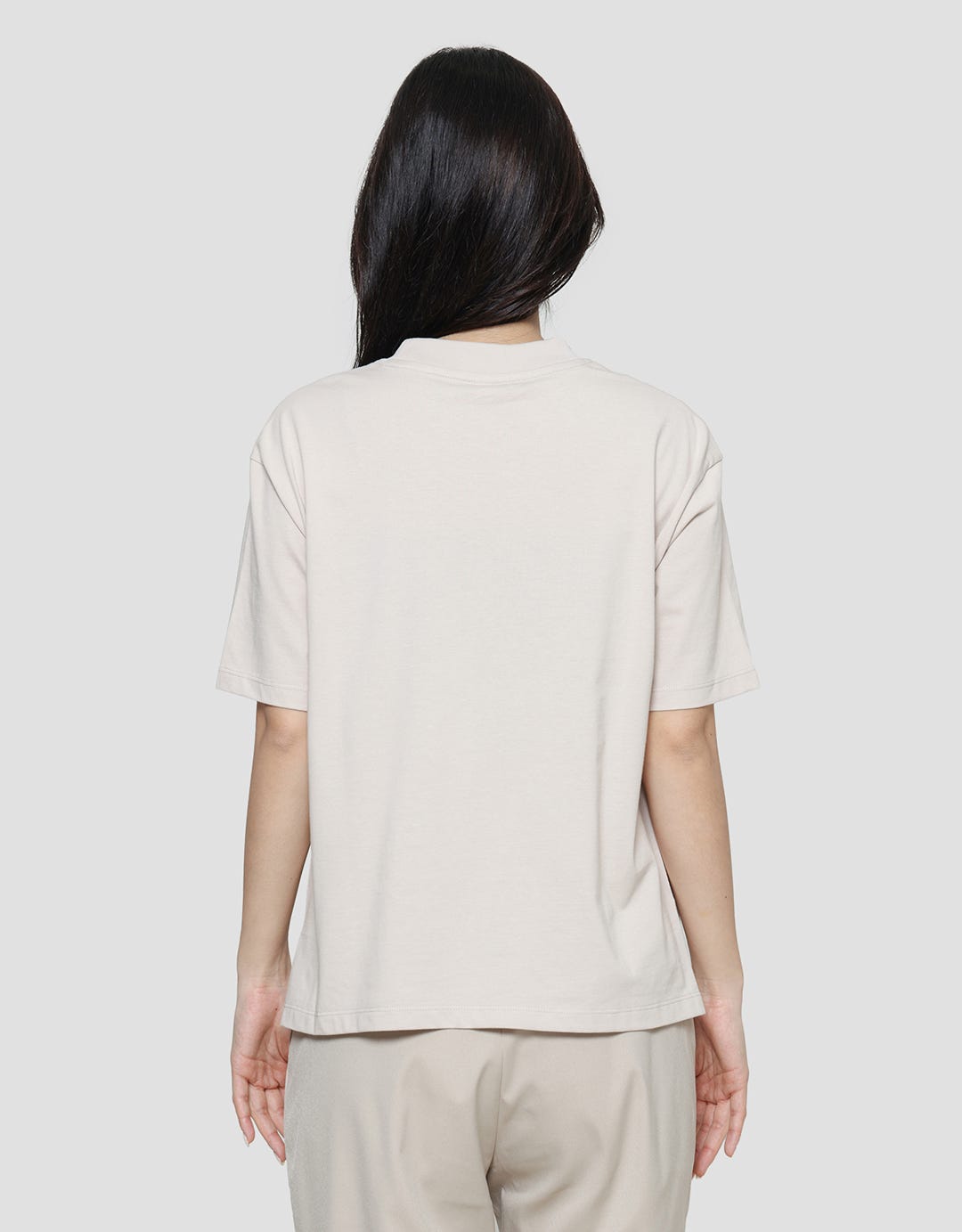 Suko Graphic Print Kaos Oversized Crop Wanita