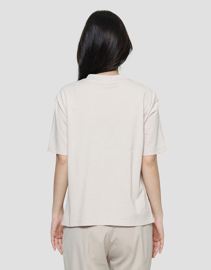 Suko Graphic Print Kaos Oversized Crop Wanita