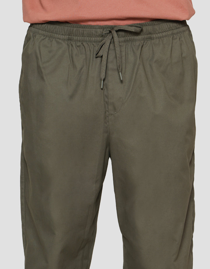 Suko Woven Relax Fit Celana Panjang Chinos Pria