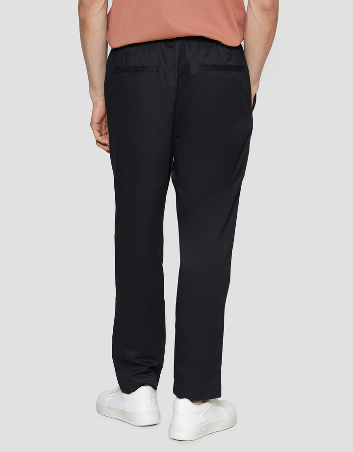 Suko Woven Relax Fit Celana Panjang Chinos Pria